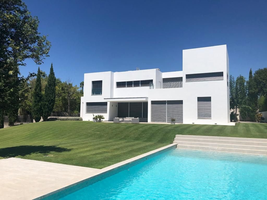 Villa in Sotogrande, San Roque, Andalusia 1 - 14817458