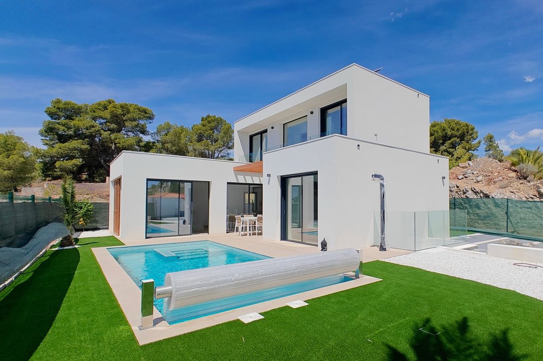 Villa in l'Alfas del Pi, Valencian Community, Spain 1 - 14814402