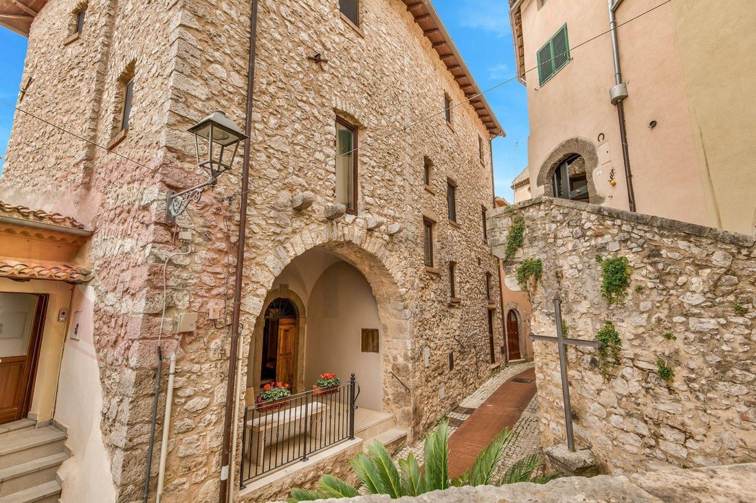 Prossedi, Lazio, Italy 3 - 14820311