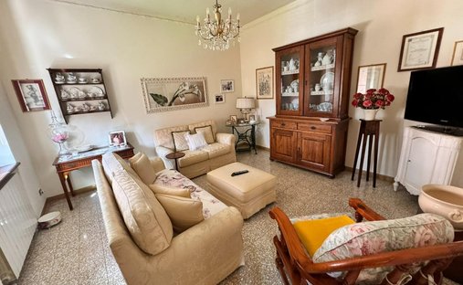 House in Pietrasanta, Tuscany, Italy 1