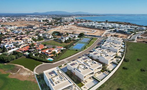 Villa in Sao Goncalo de Lagos, Algarve, Portugal 1