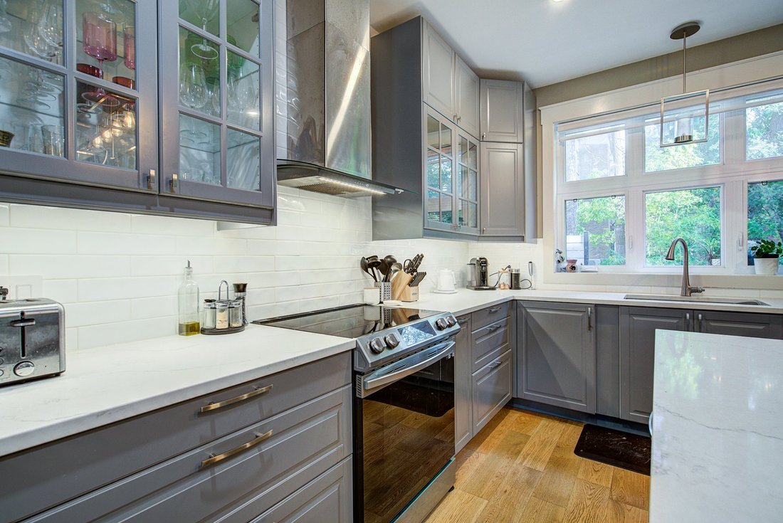 Montreal (Cte Des Neiges/Notre Dame De Grace), En Montréal, Quebec, Canadá En Venta (14820109)