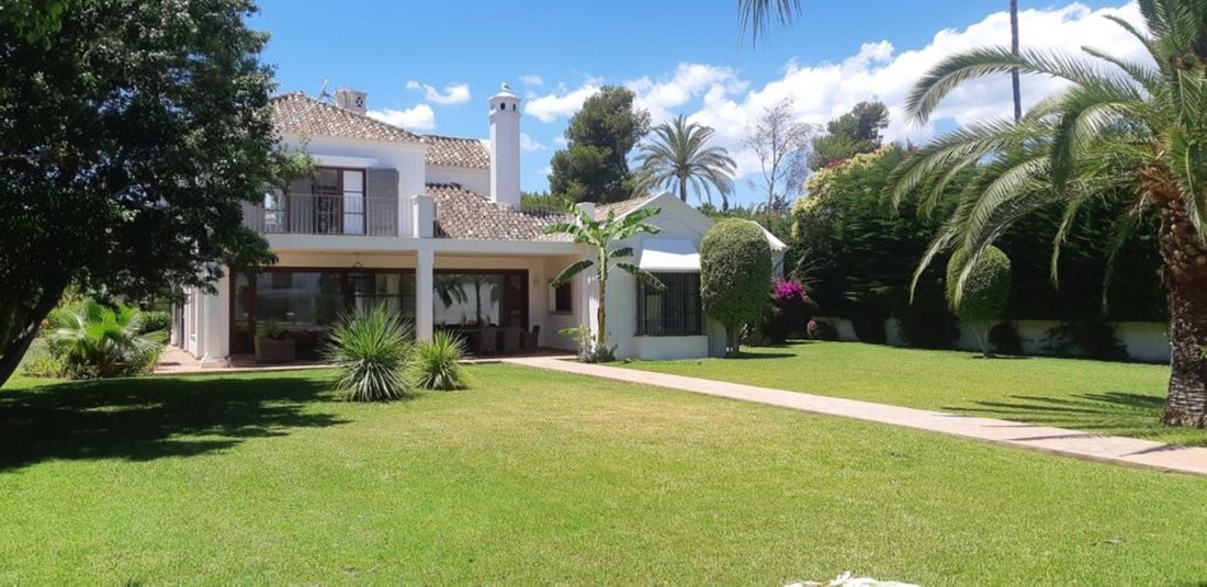 Villa in Guadalmina Baja, San Pedro de Alcantara, Spain 1 - 14821155