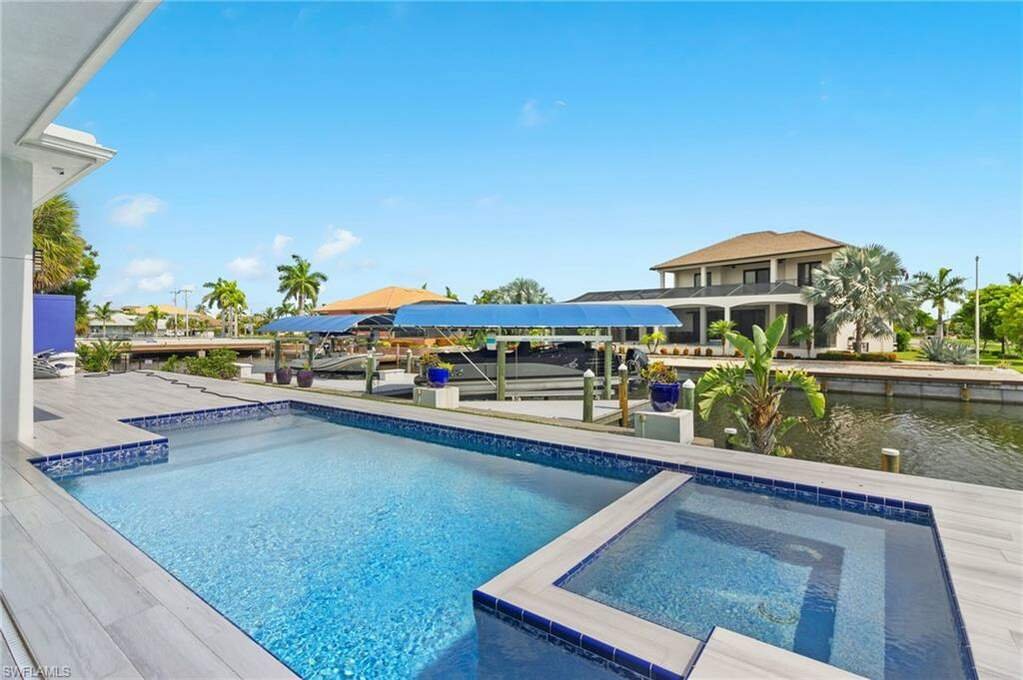 Waterfront Luxury With Easy Gulf Access In Marco Island, Florida