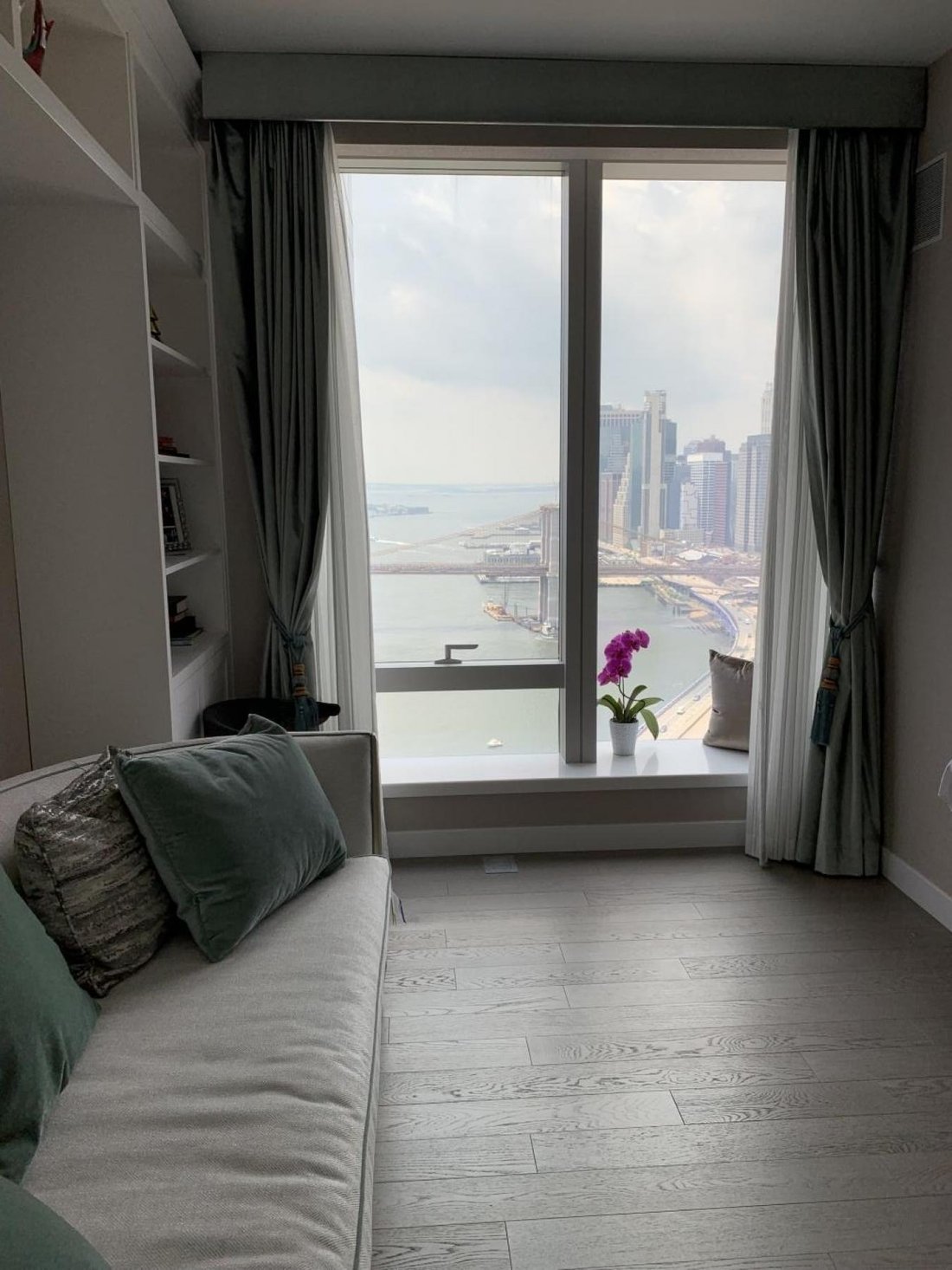 252 South Street 34 N In New York, New York, United States For Sale