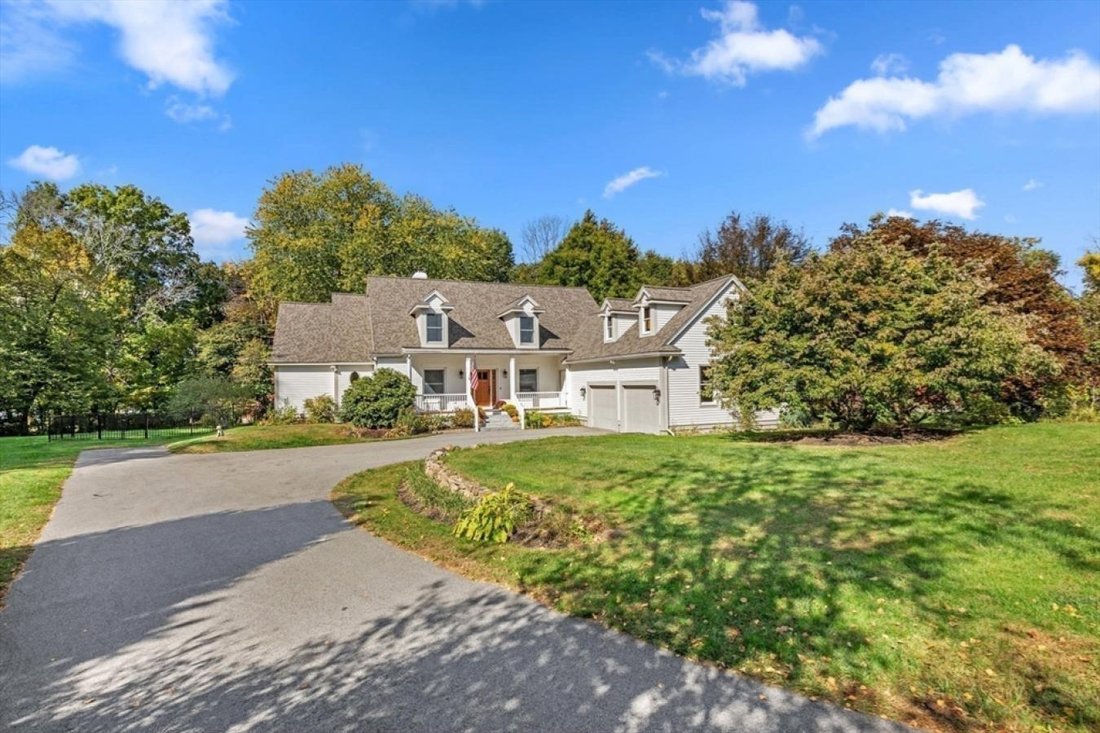 6 Arrowhead Lane In Groveland, Massachusetts, United States For Sale