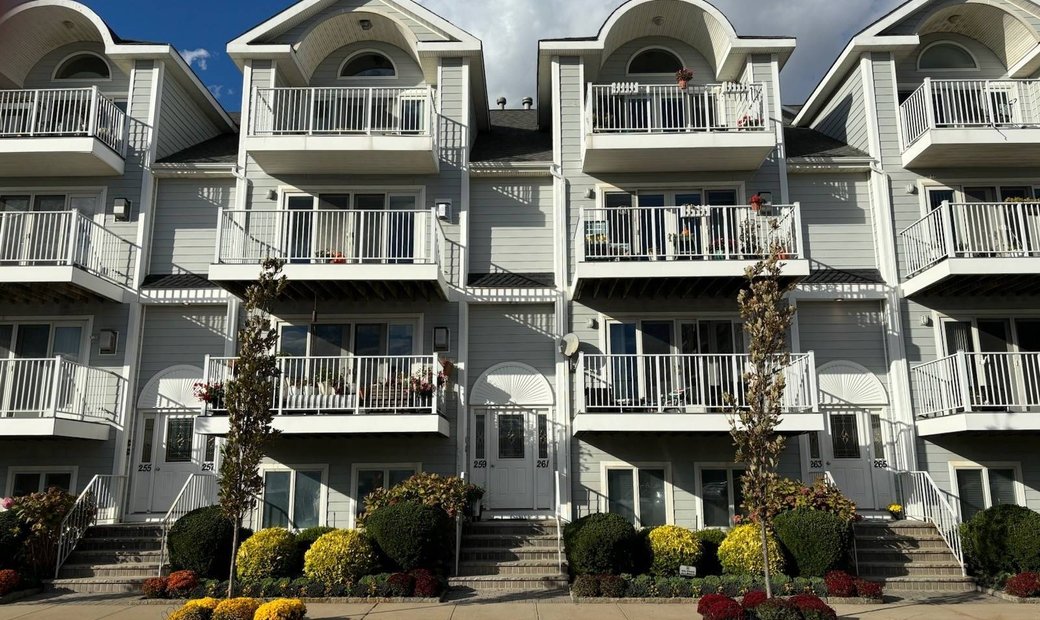 Townhouse Long Beach In Long Beach, New York, United States For Rent