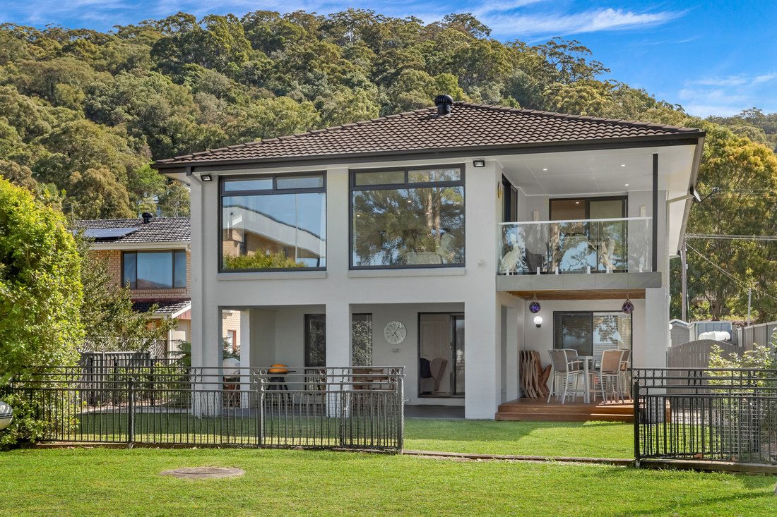 Truly Spectacular Water's Edge In Koolewong, New South Wales, Australia