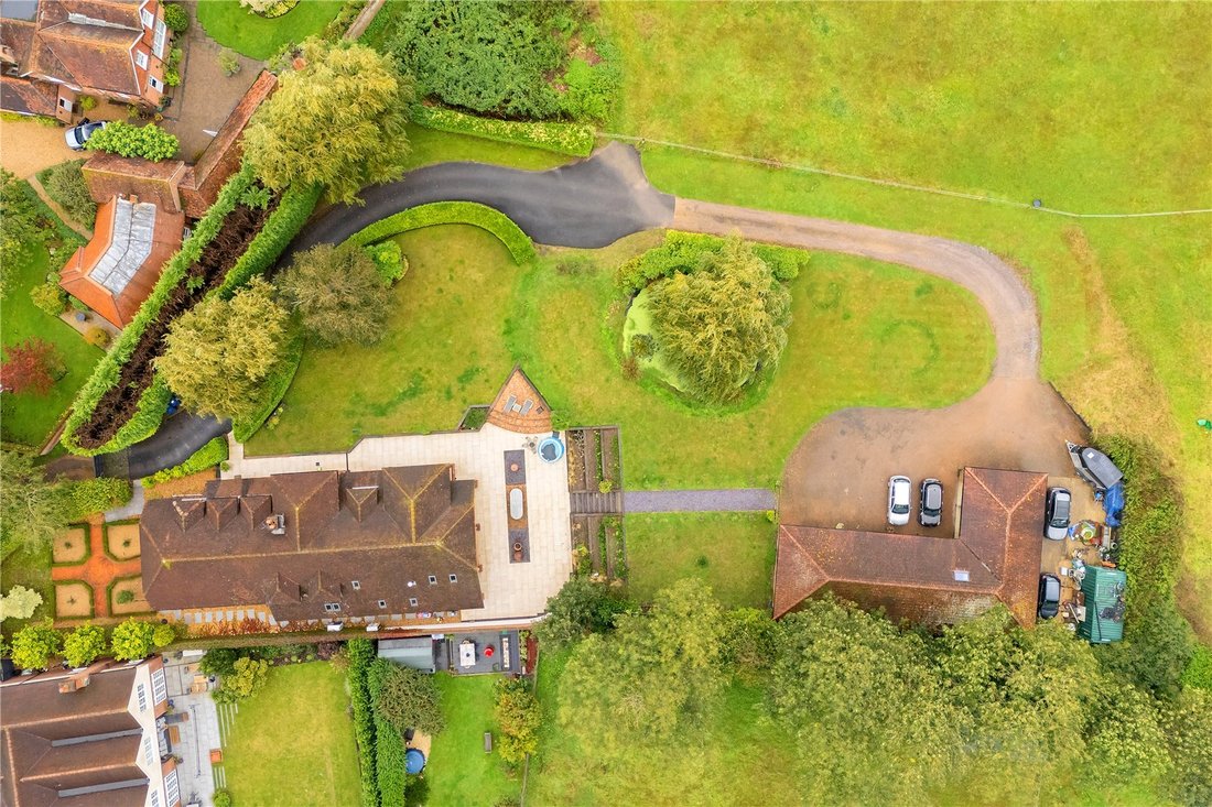 Exceptional Residence On Eight Acres In Wonersh, England, United