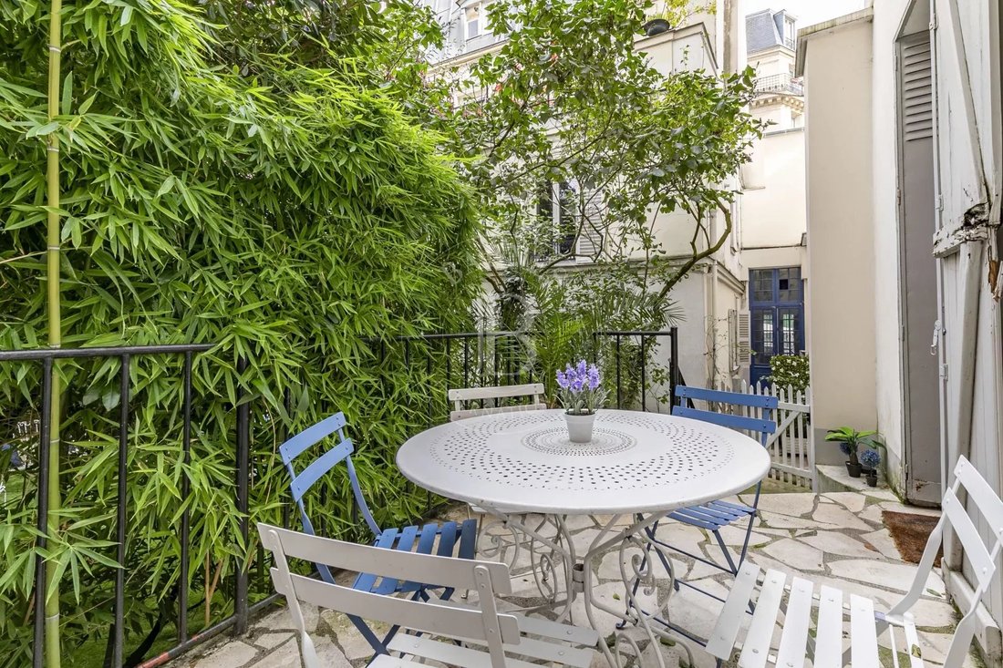 Paris 15 Pasteur With The Feel Of A House In Paris, île De France