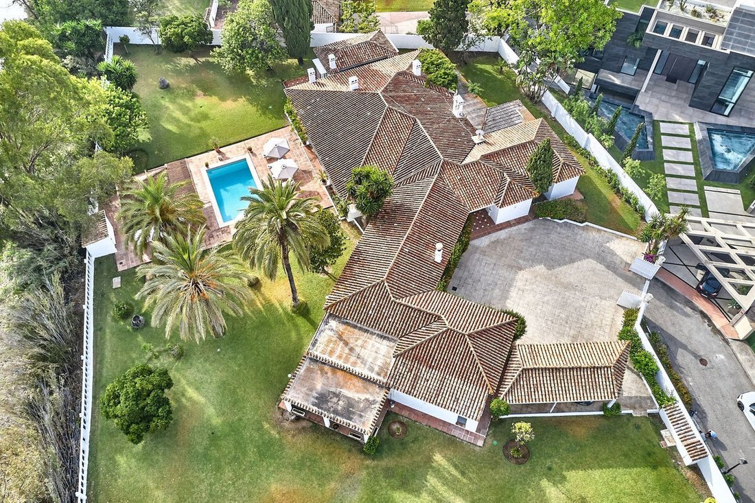 Villa in Guadalmina Baja, San Pedro de Alcantara, Spain 2 - 14825266