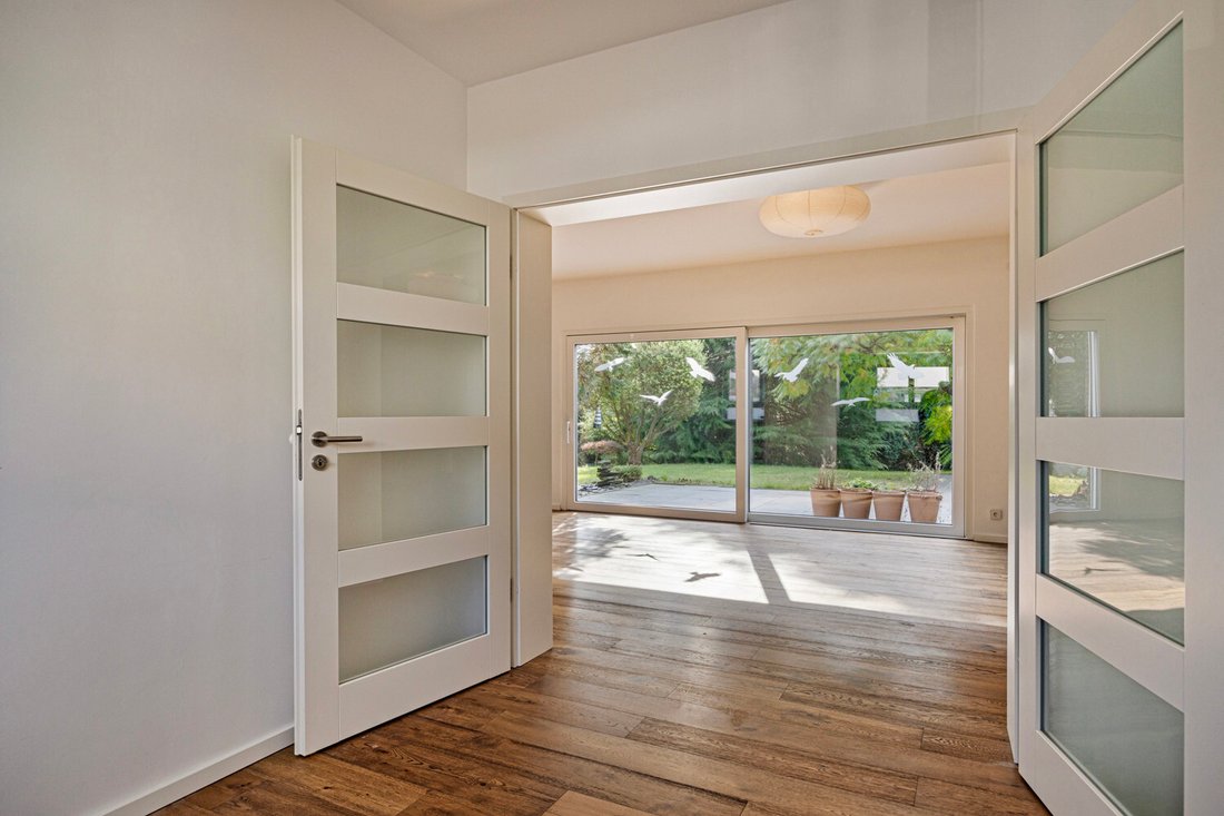 Lavishly Renovated Corner Bungalow In Cologne, North Rhine Westphalia