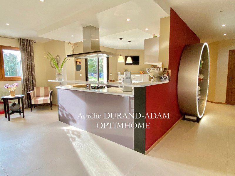 5 Bedroom Property Bright Living Room Large In Honfleur, Normandy