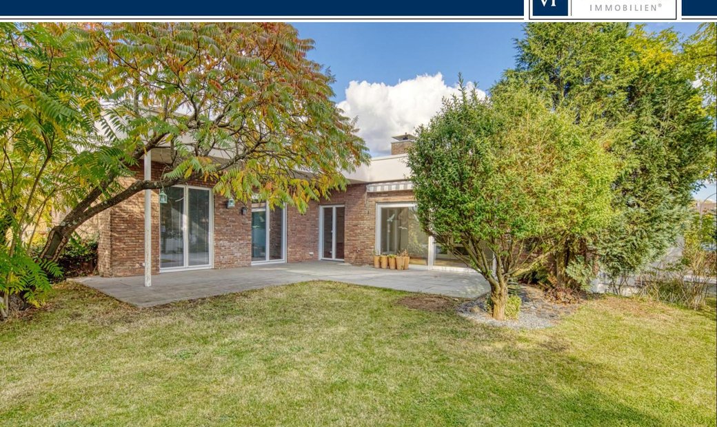 Lavishly Renovated Corner Bungalow In Cologne, North Rhine Westphalia