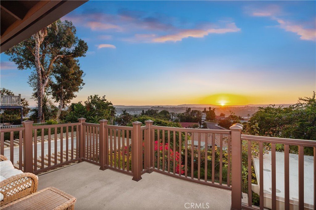 Entertainer's Dream Atop Calle Del In Mission Viejo, California, United