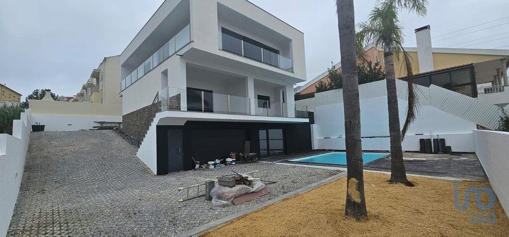 Townhouse in Charneca de Caparica e Sobreda, Setubal, Portugal 3 - 14825425