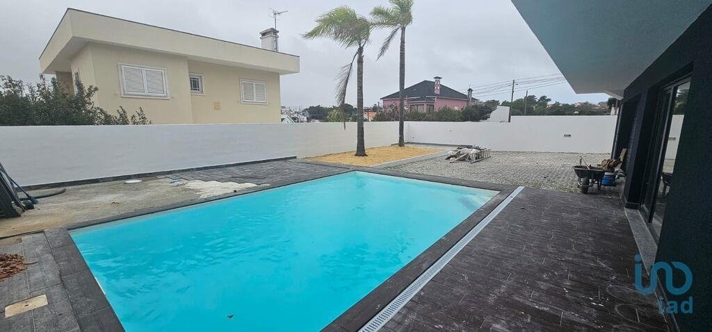 Townhouse in Charneca de Caparica e Sobreda, Setubal, Portugal 2 - 14825425