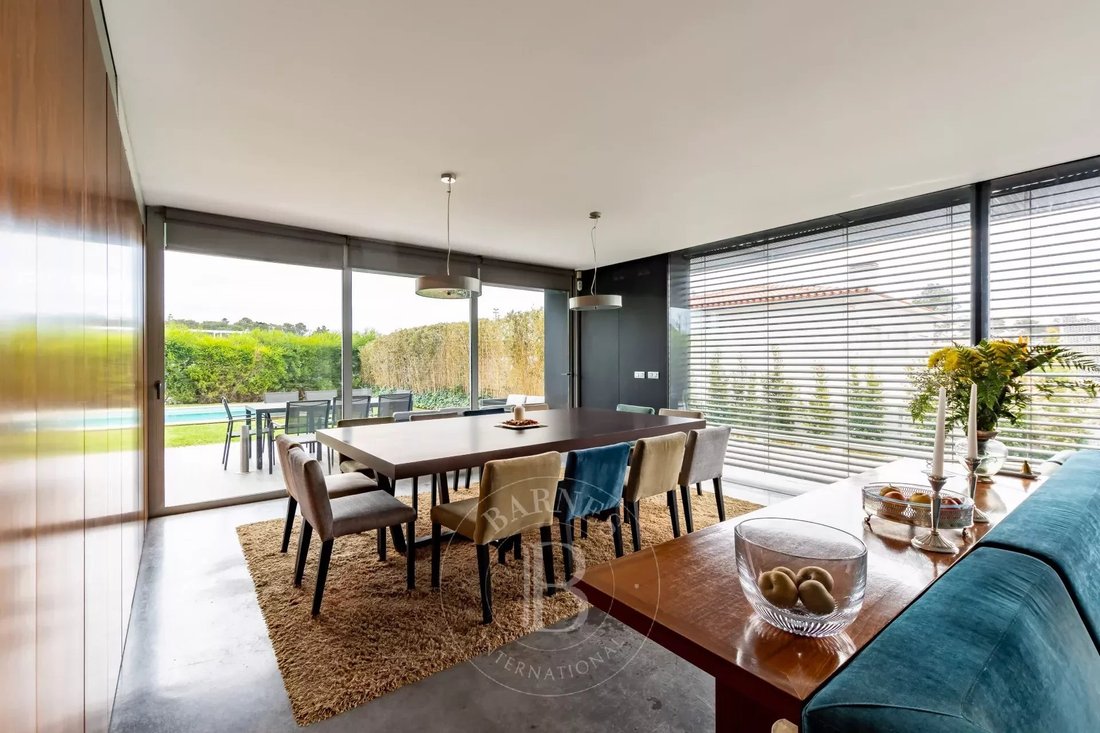 Garden And Pool In Cascais, Lisbon, Portugal For Sale (14825200)