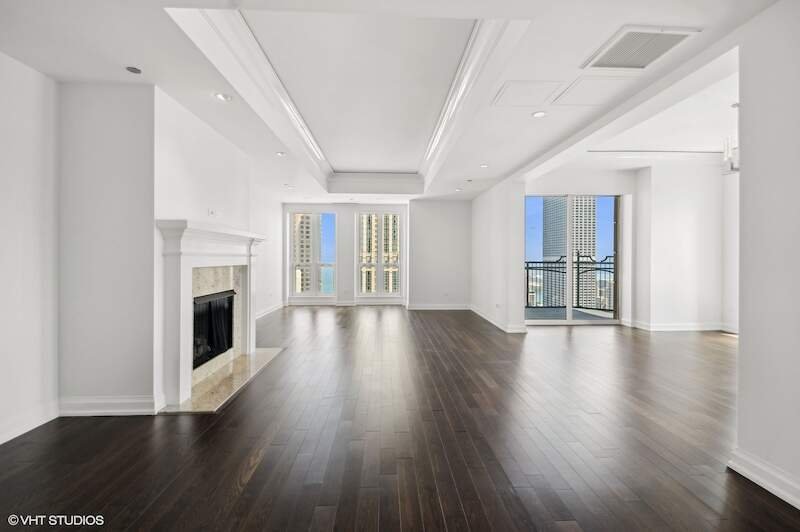 Exquisite Half Floor Residence At The In Chicago, Illinois, United ...