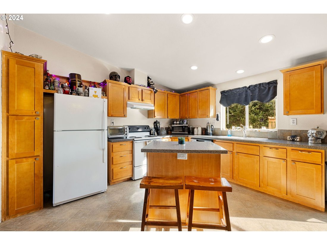 Residential Lebanon In Lebanon, Oregon, United States For Sale (14823808)