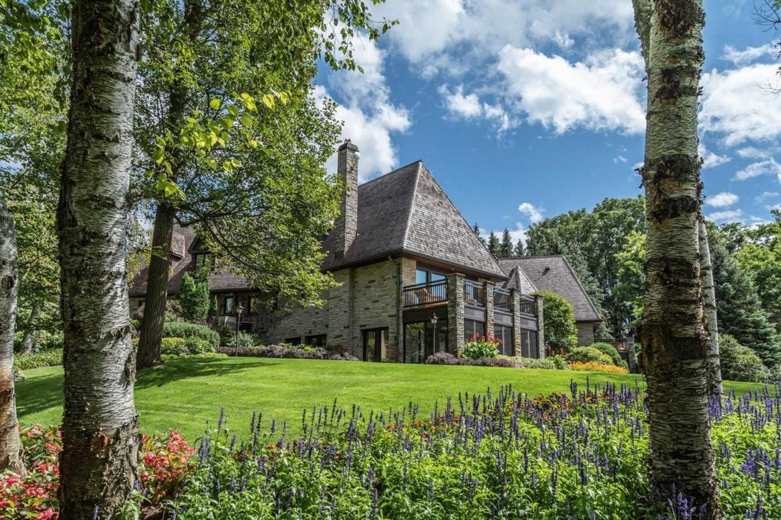 Luxurious Equestrian Estate On 7th Concession In Schomberg, Ontario