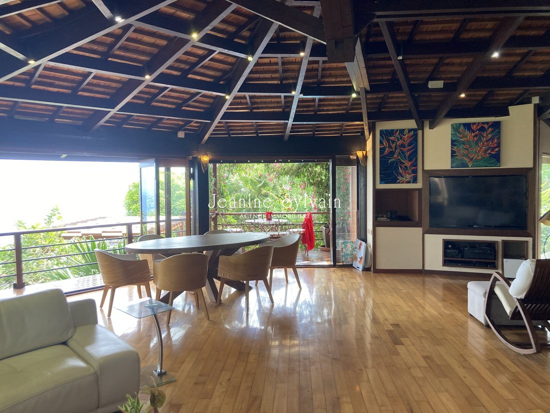 Punaauia House In Puna'auia, Windward Islands, French Polynesia For