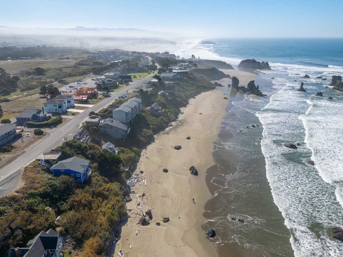 1470 Beach Loop Drive Sw In Bandon, Oregon, United States For Sale