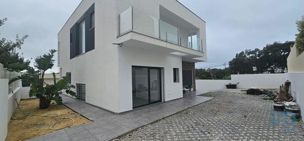Townhouse in Charneca de Caparica e Sobreda, Setubal, Portugal 4 - 14825425