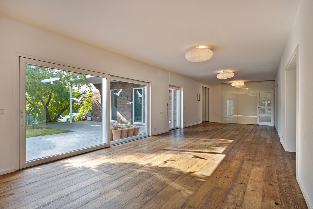 Lavishly Renovated Corner Bungalow In Cologne, North Rhine Westphalia