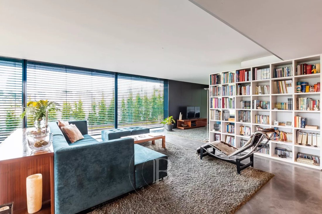 Garden And Pool In Cascais, Lisbon, Portugal For Sale (14825200)