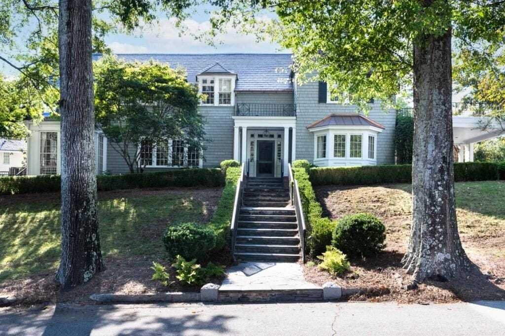 Exceptional Cape Cod Classic In Atlanta, United States For