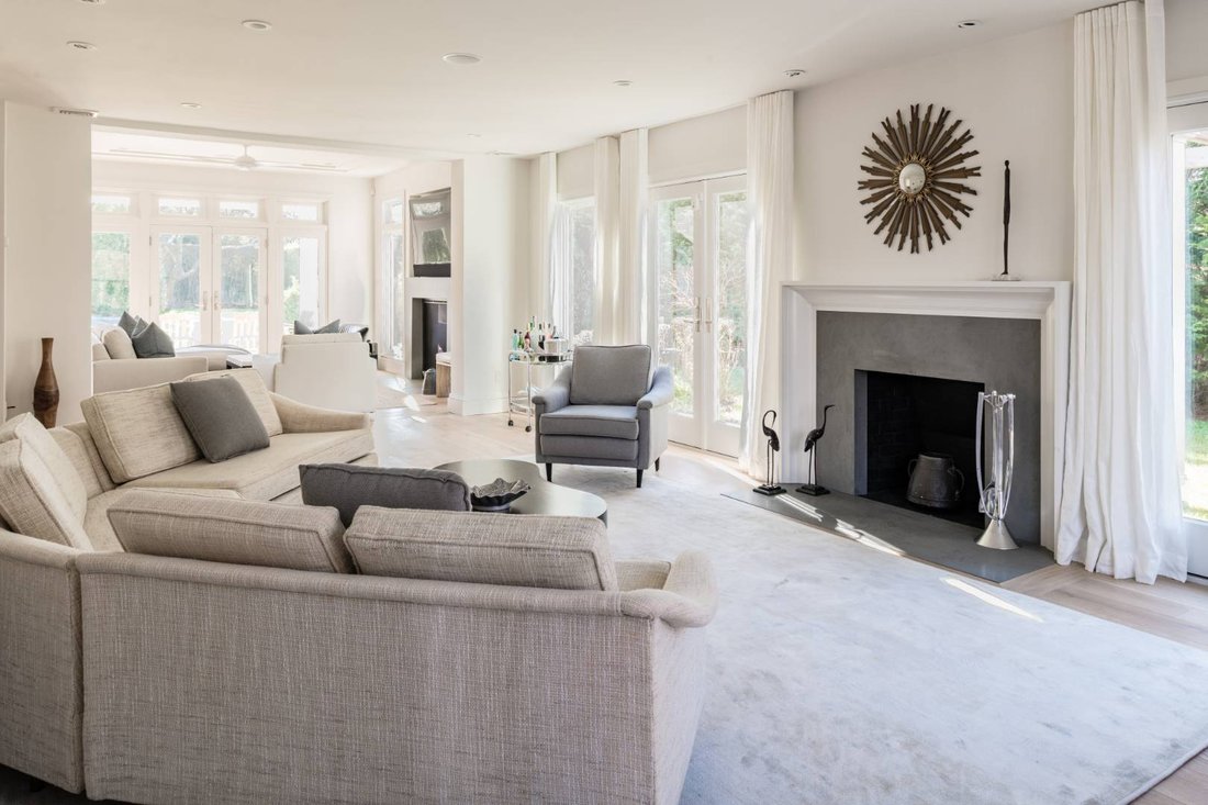 Beautiful Newly Finished Home For Rent In Southampton, New York, United