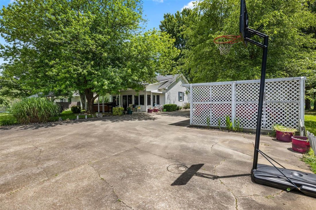 House in Alvaton, Kentucky, United States 5 - 14823735