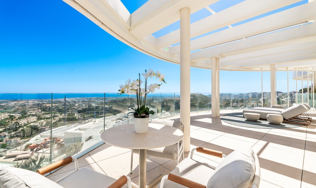 Luxury Penthouse With Private Pool And Open In La Quinta, Benahavis ...