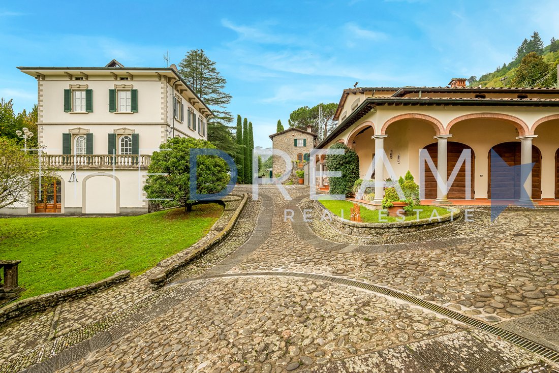 Villa in Bagni di Lucca, Tuscany, Italy 3 - 14821764