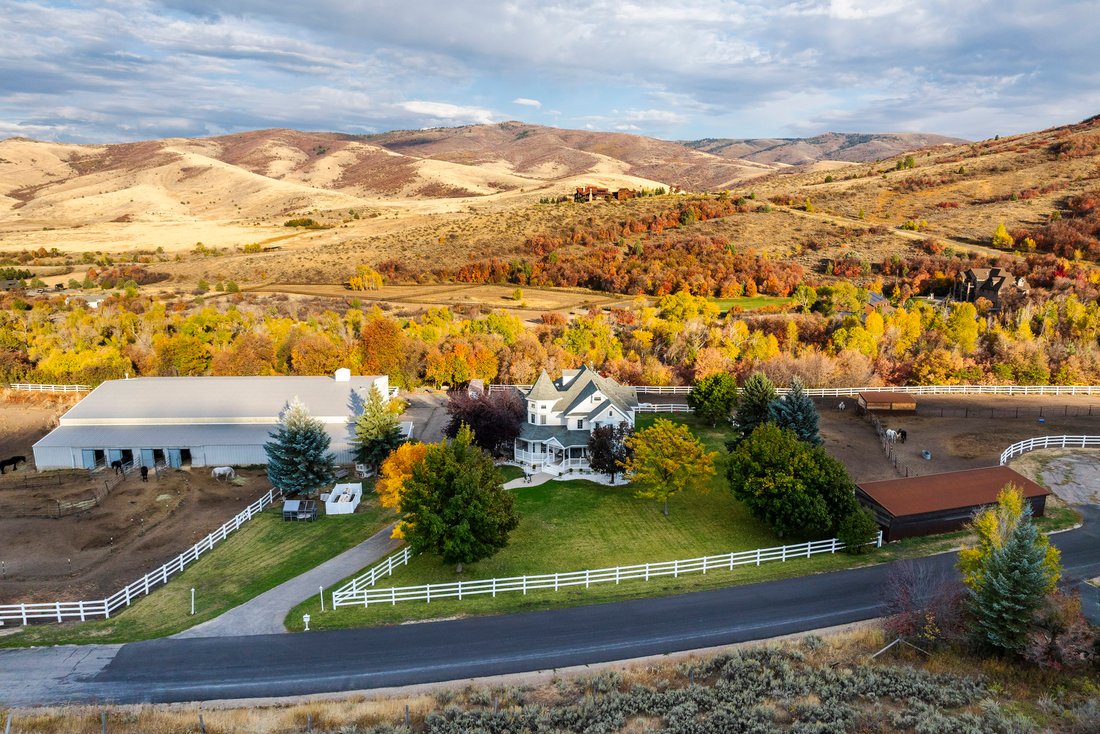 Charming 12 Acre Equestrian Estate In Huntsville, Utah, United States