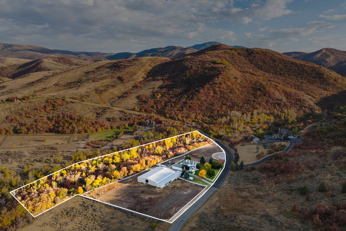 Charming 12 Acre Equestrian Estate In Huntsville, Utah, United States
