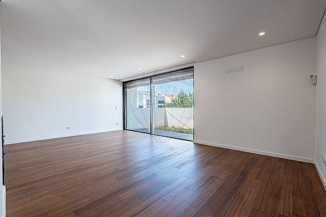 Moradia T3 For Sale In Porto In Vila Nova De Gaia, Porto District