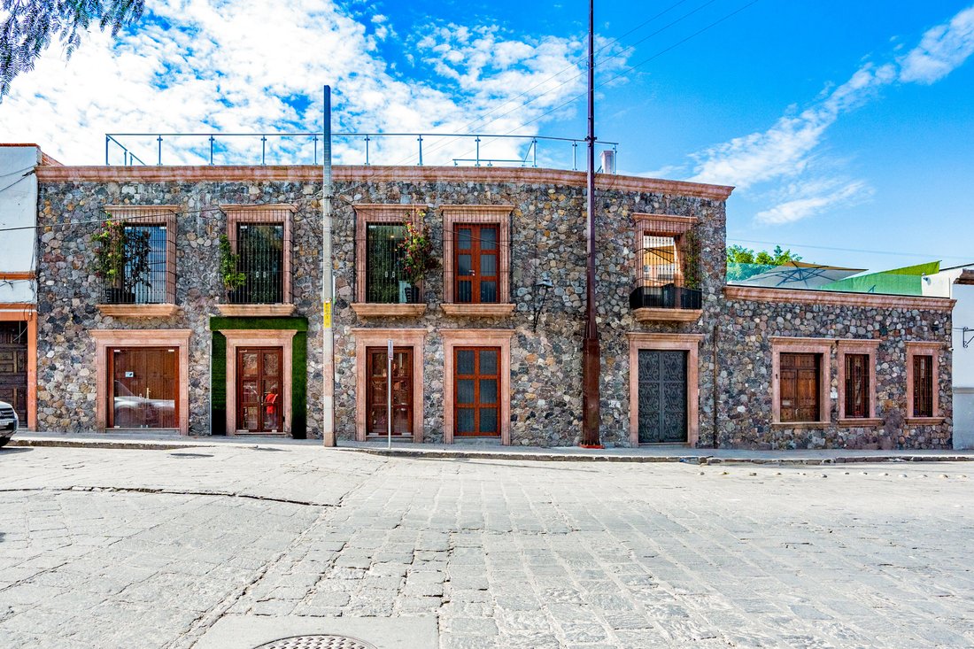Plaza Cristal In Presita Guadalupe, Guanajuato, Mexico For Sale (14827029)