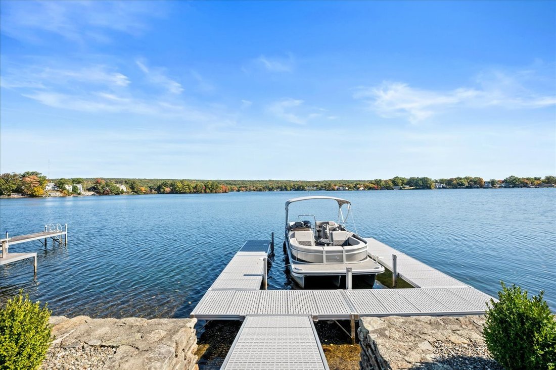 ster Lake Gem With Private Dock In ster, Massachusetts, United