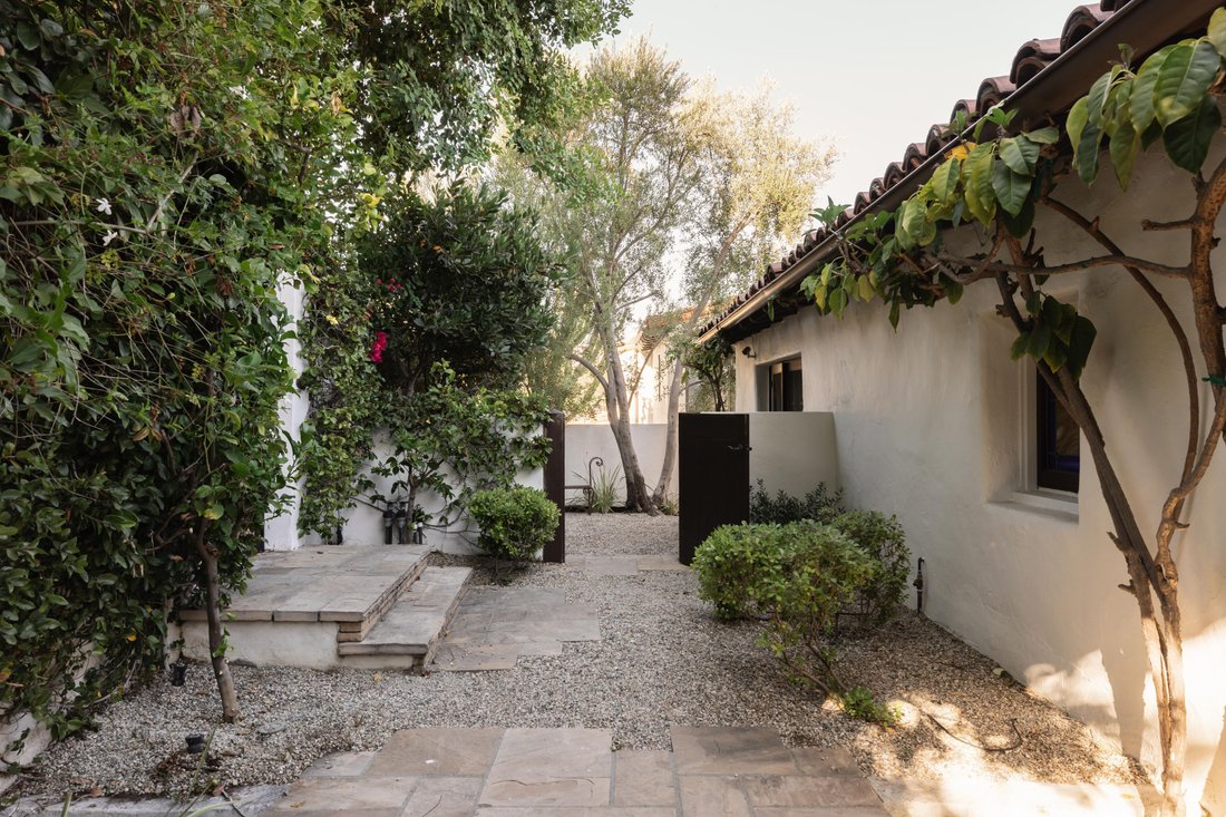 7026 La Presa Drive In Los Angeles, California, United States For Sale