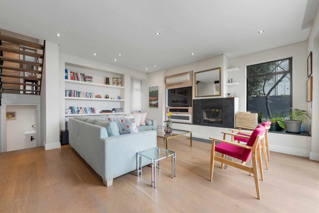 North Facing, Stylish Two Story In Cape Town, Western Cape, South