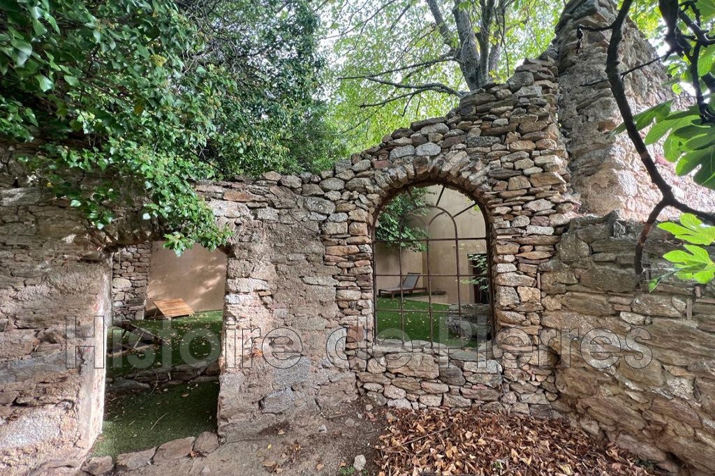 Villa in La Garde-Freinet, Provence-Alpes-Côte d'Azur, France 1 - 14827221
