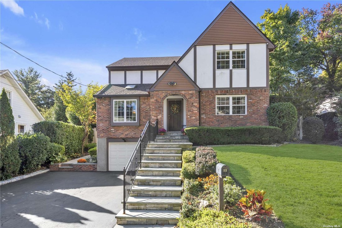 House Glen Head In Old Brookville, New York, United States For Sale