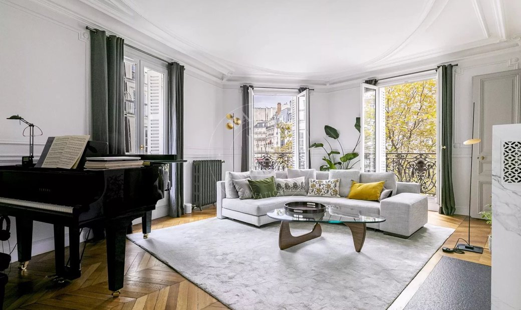 Renovated Apartment With Air Conditioning In Paris, île De France