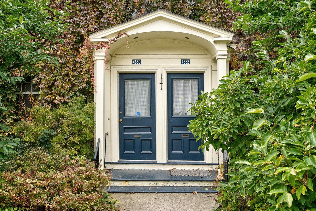 Montral In Montral (Cte Des Neiges/Notre Dame De Grce), Canada For Sale