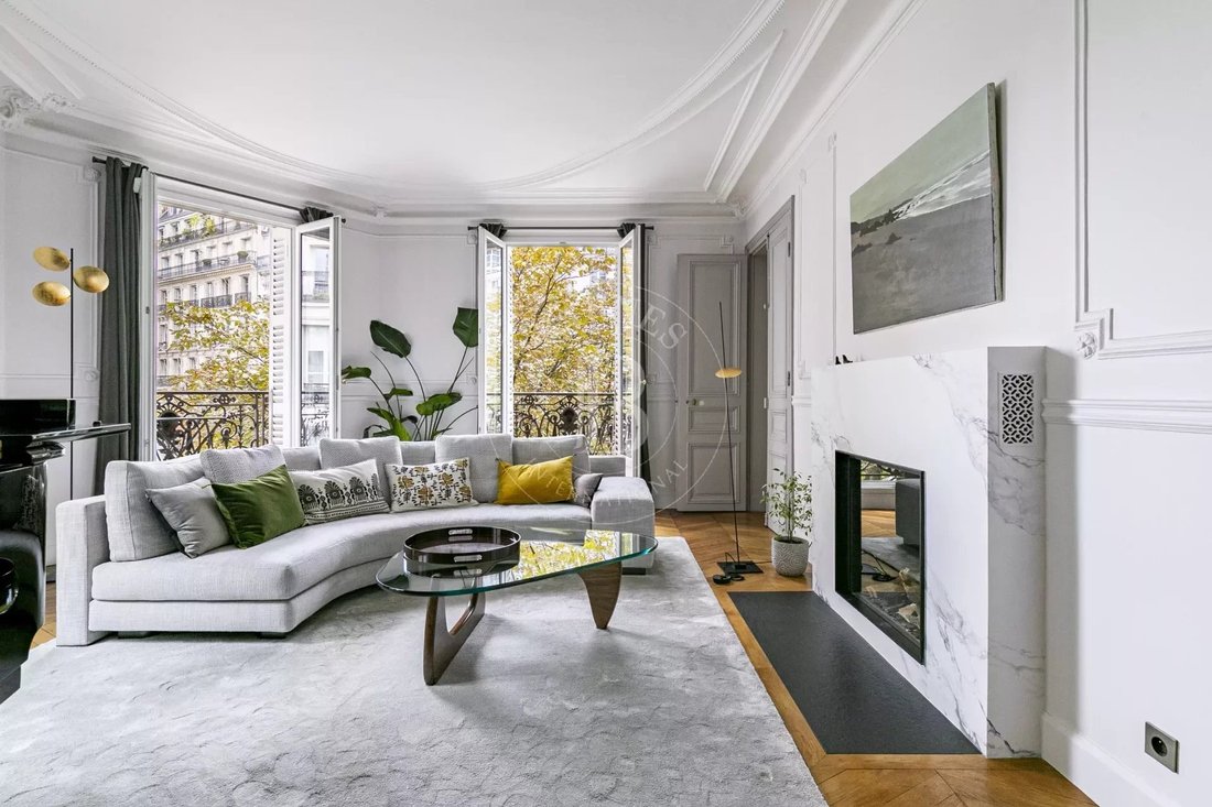 Renovated Apartment With Air Conditioning In Paris, île De France