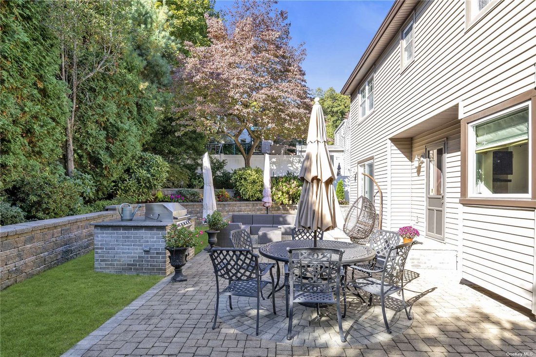 House Glen Head In Old Brookville, New York, United States For Sale