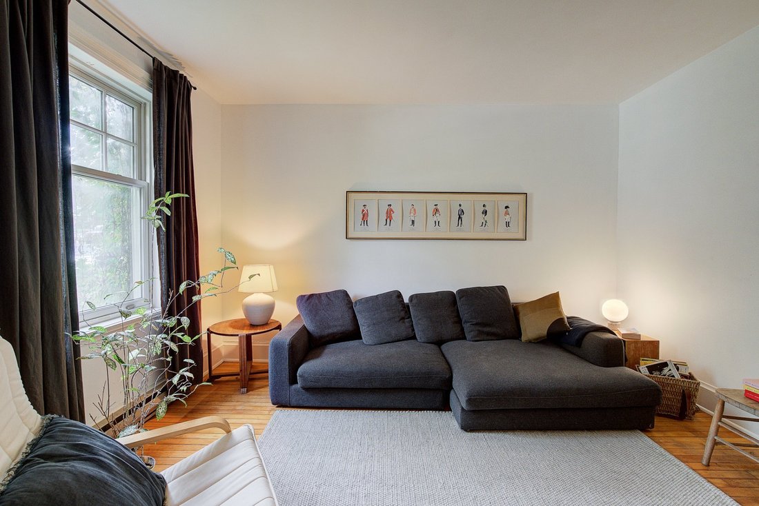 Montral In Montral (Cte Des Neiges/Notre Dame De Grce), Canada For Sale