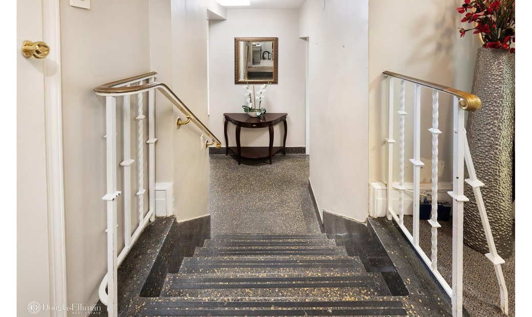 Coop New York In New York, New York, United States For Sale (14827454)